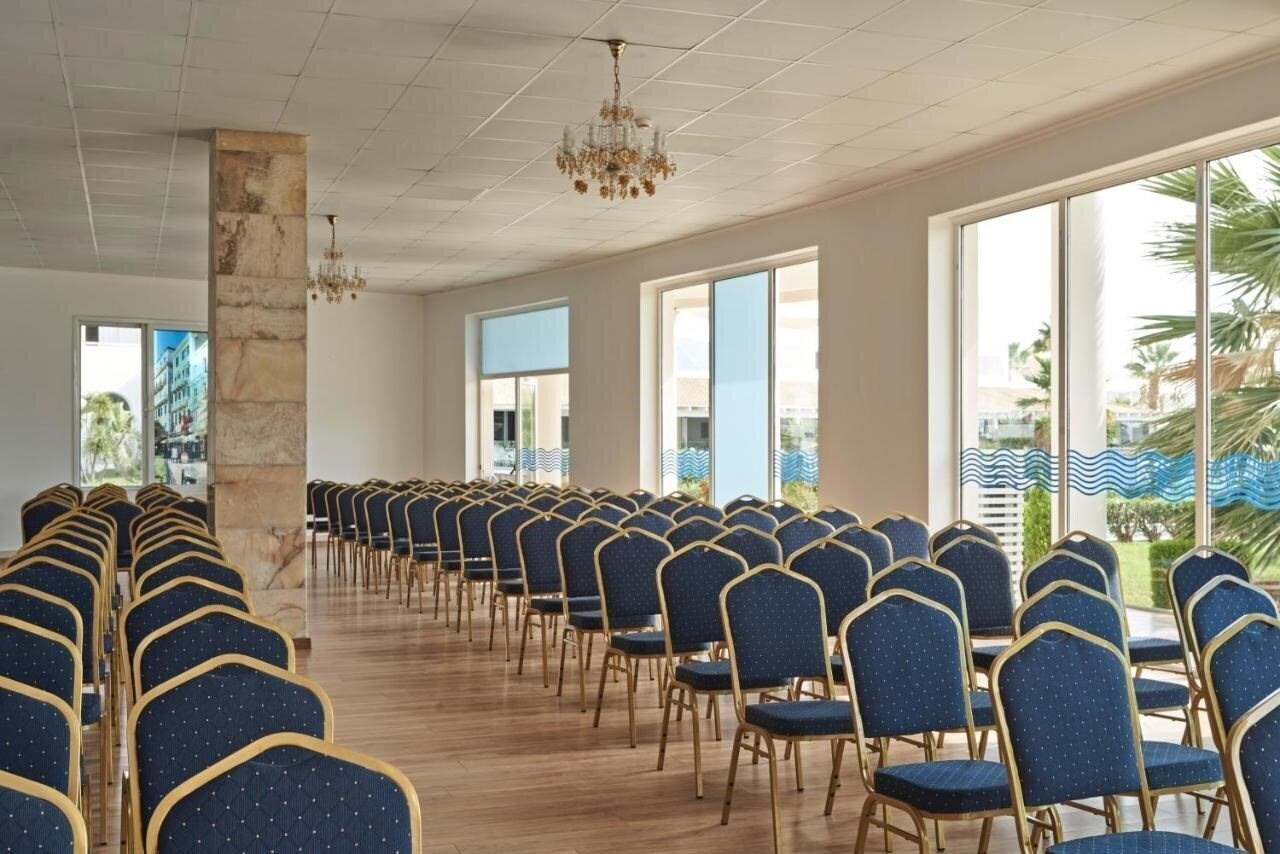 Вид Labranda Sandy Beach Resort (ex. Sandy Beach Resort, Aquis Sandy Beach Resort ) 4*